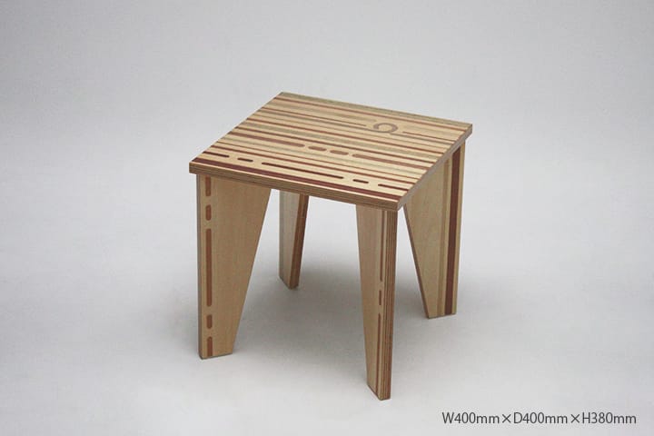 廃棄果物で染色した木材単板を化粧材とした椅子のデザイン