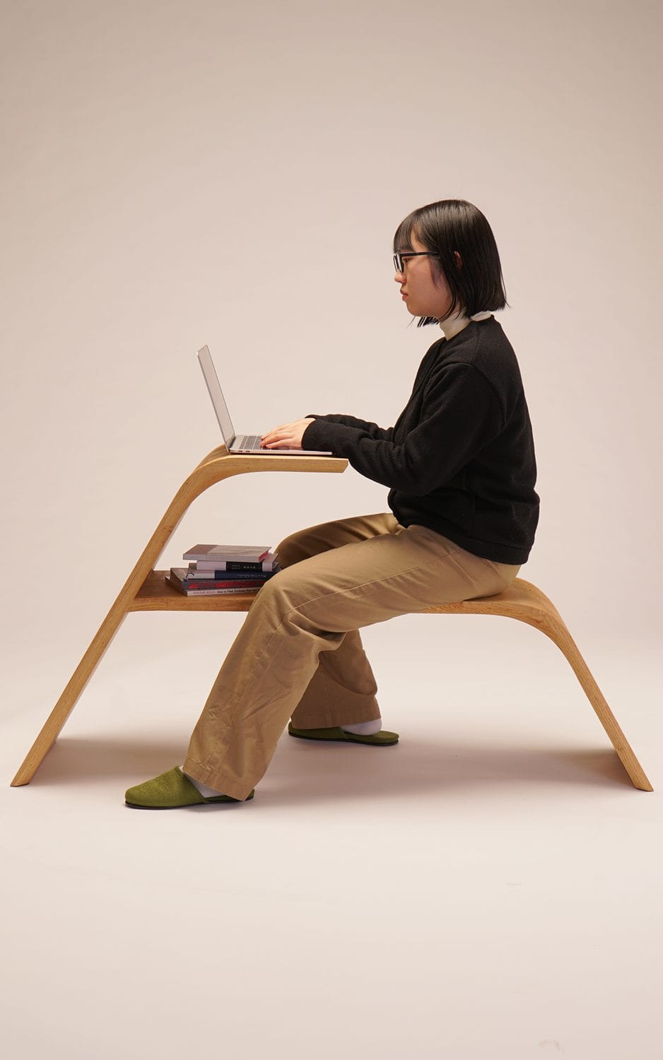 “家しごと”のための木製家具のデザイン