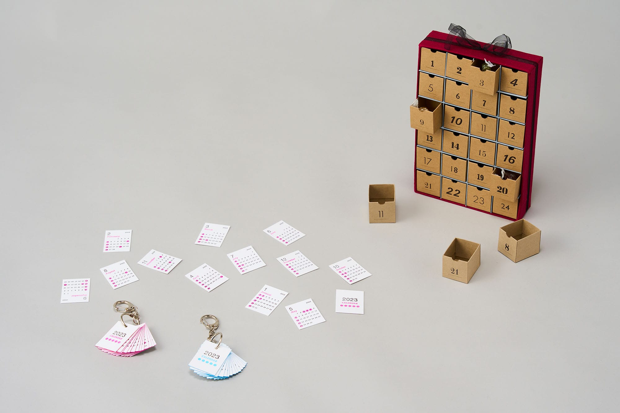 アナログな印刷方法による紙雑貨の制作 -活版印刷を用いたカレンダーの制作-