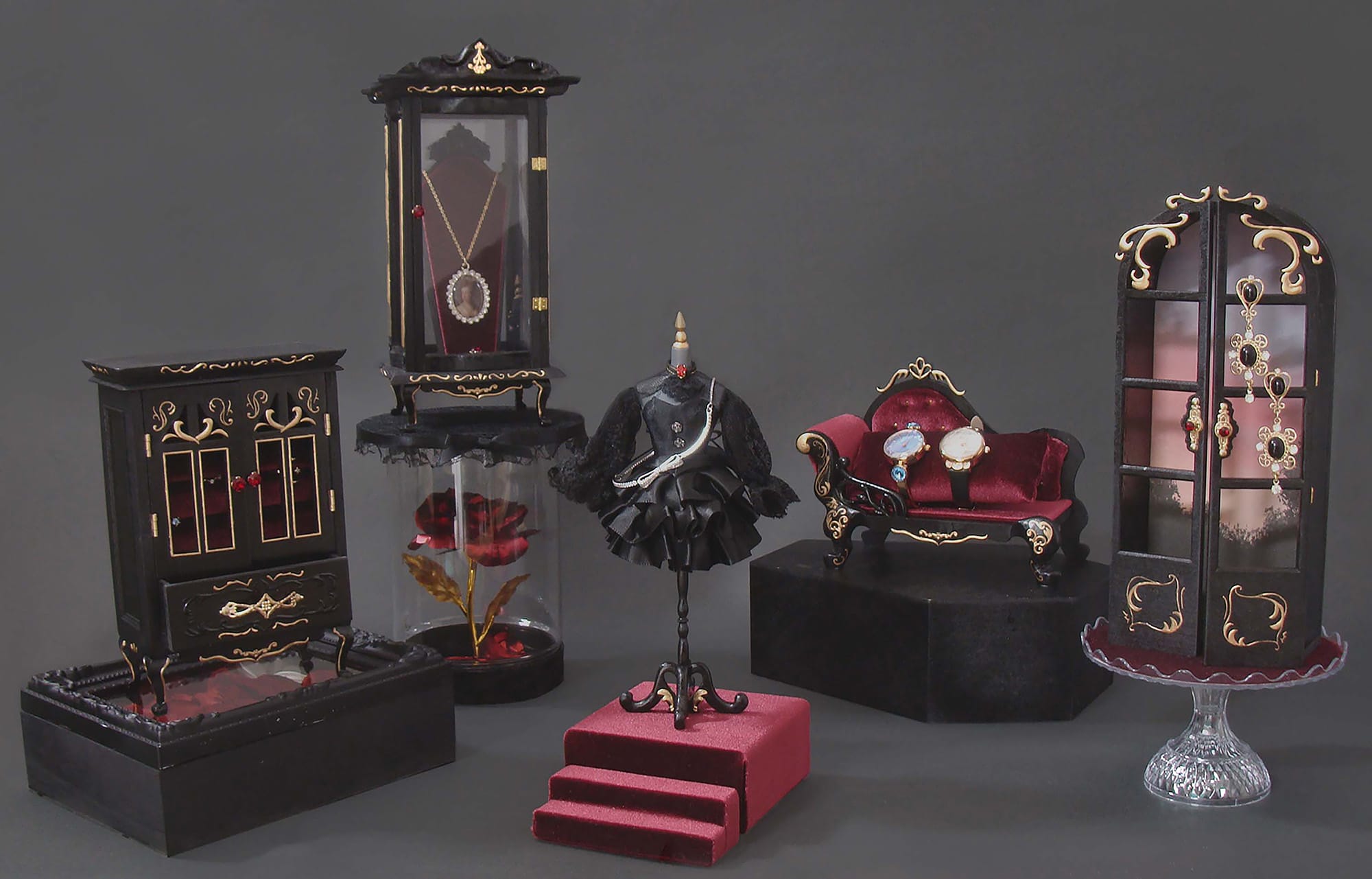 集めたくなるアクセサリーケースの提案-ミニチュア家具風収納アイテム-