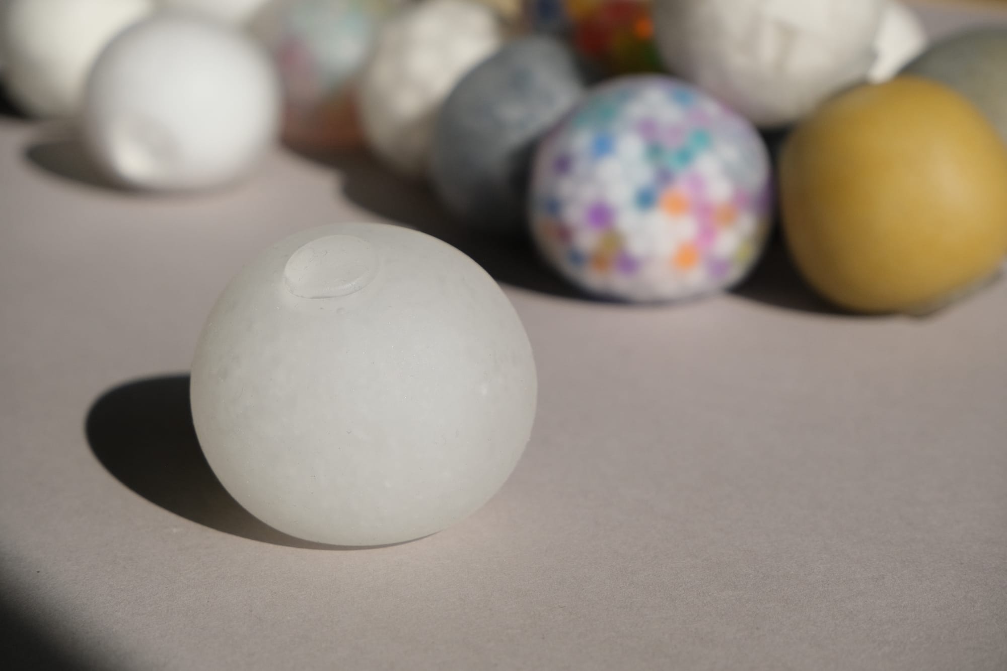 充填剤が異なるスクイーズボールの印象分析