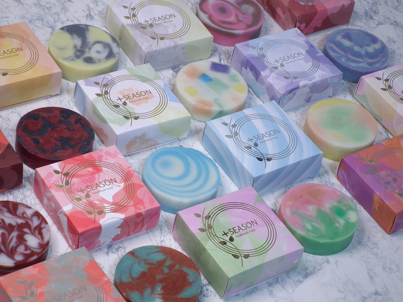 暮らしの中で季節を感じられる商品のブランディングデザイン