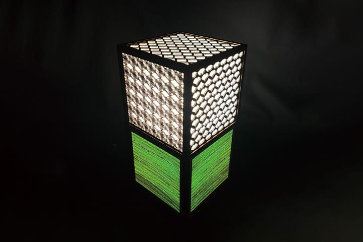 ウルシの木の特徴を活かした照明の制作