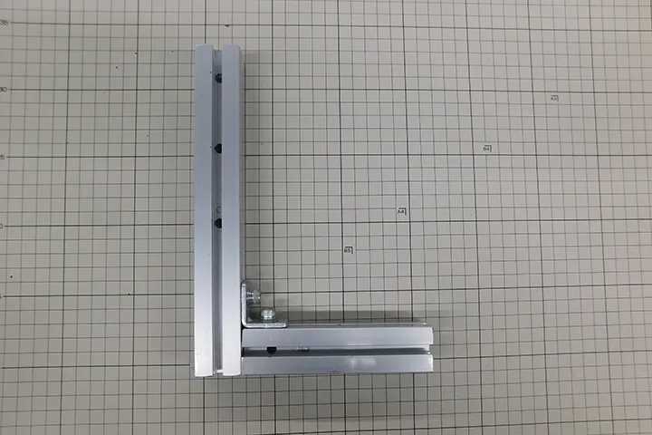 ペン収納動作の高さと角度が上肢筋電位および官能評価に与える影響分析