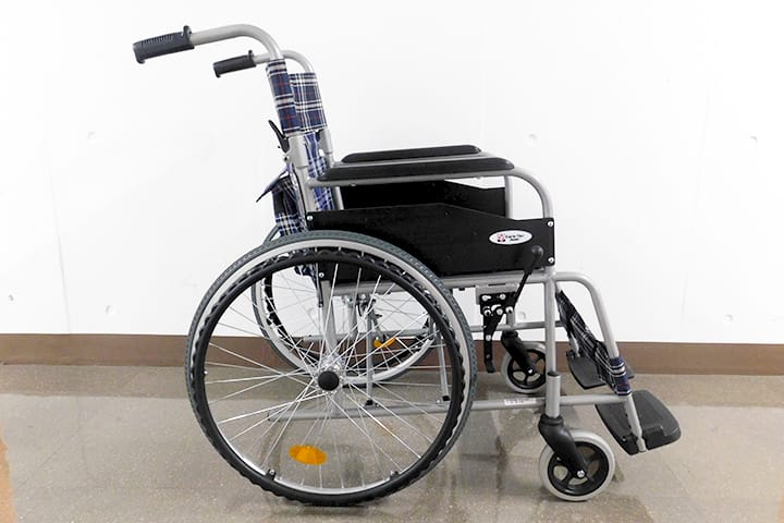 車いす用グリップ形状の違いによる身体的負荷分析