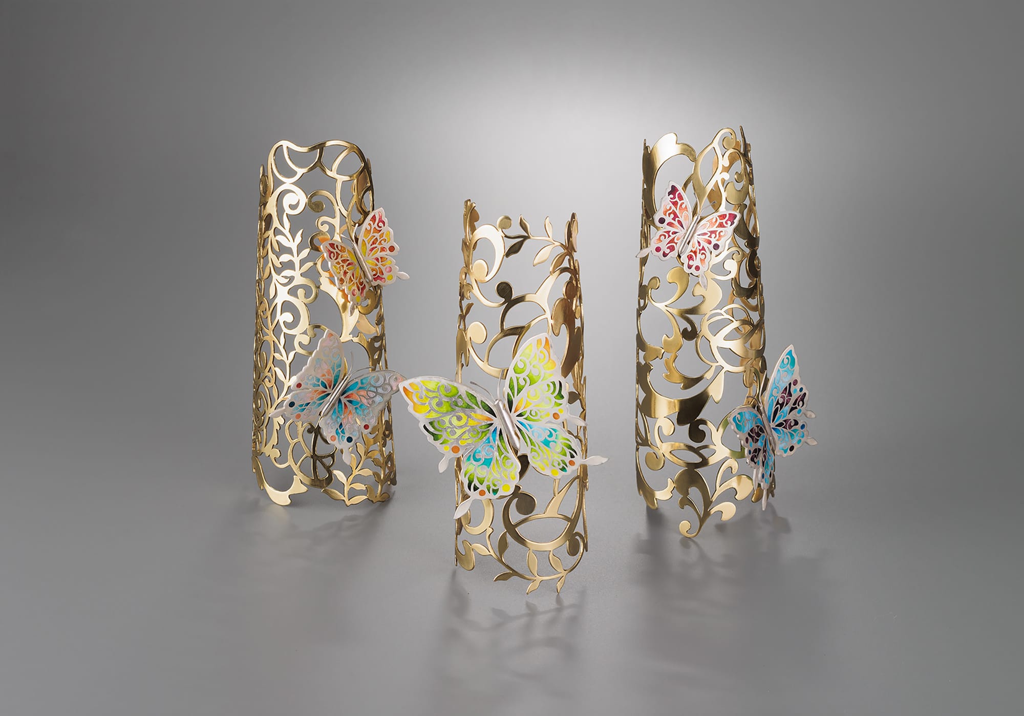 Psyche－蝶をモチーフとした象嵌七宝によるアームジュエリーの制作－