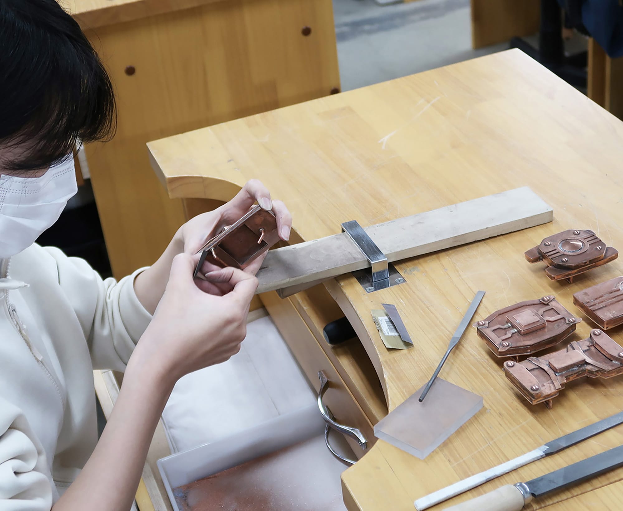 My GEN Hero – ヒーローをモチーフとしたはり合わせ技法によるバックルの制作 –