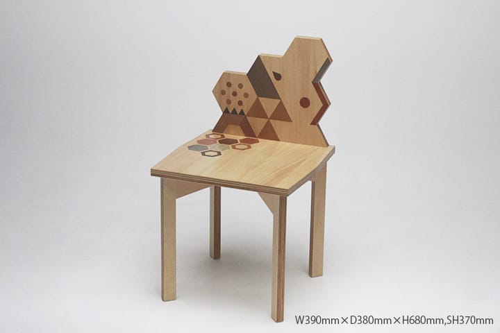 廃棄果物で染色した木材単板を化粧材とした椅子のデザイン