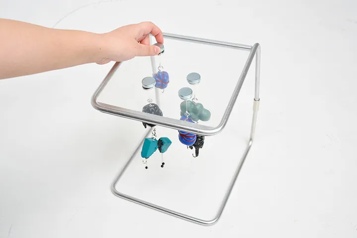 学校でのいじめによる感情の変化を伝えるツール