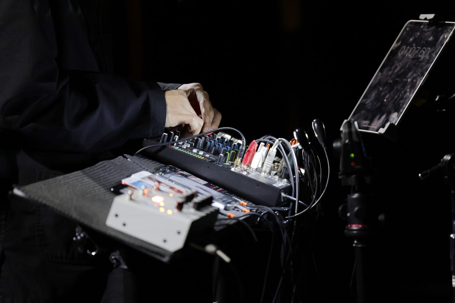 連続再生メディア時代における創作的な聴取についての探究