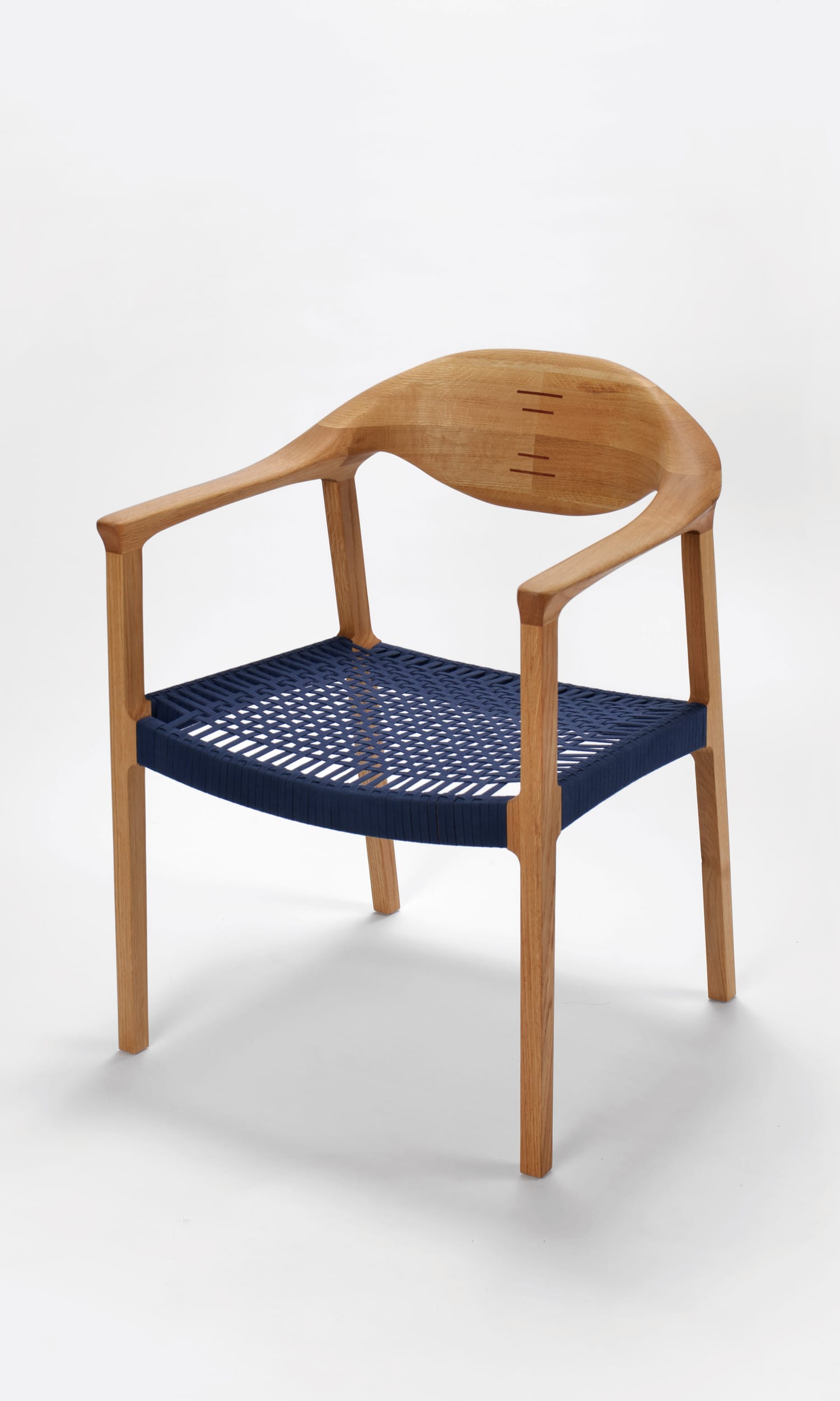 真田紐のアームチェア