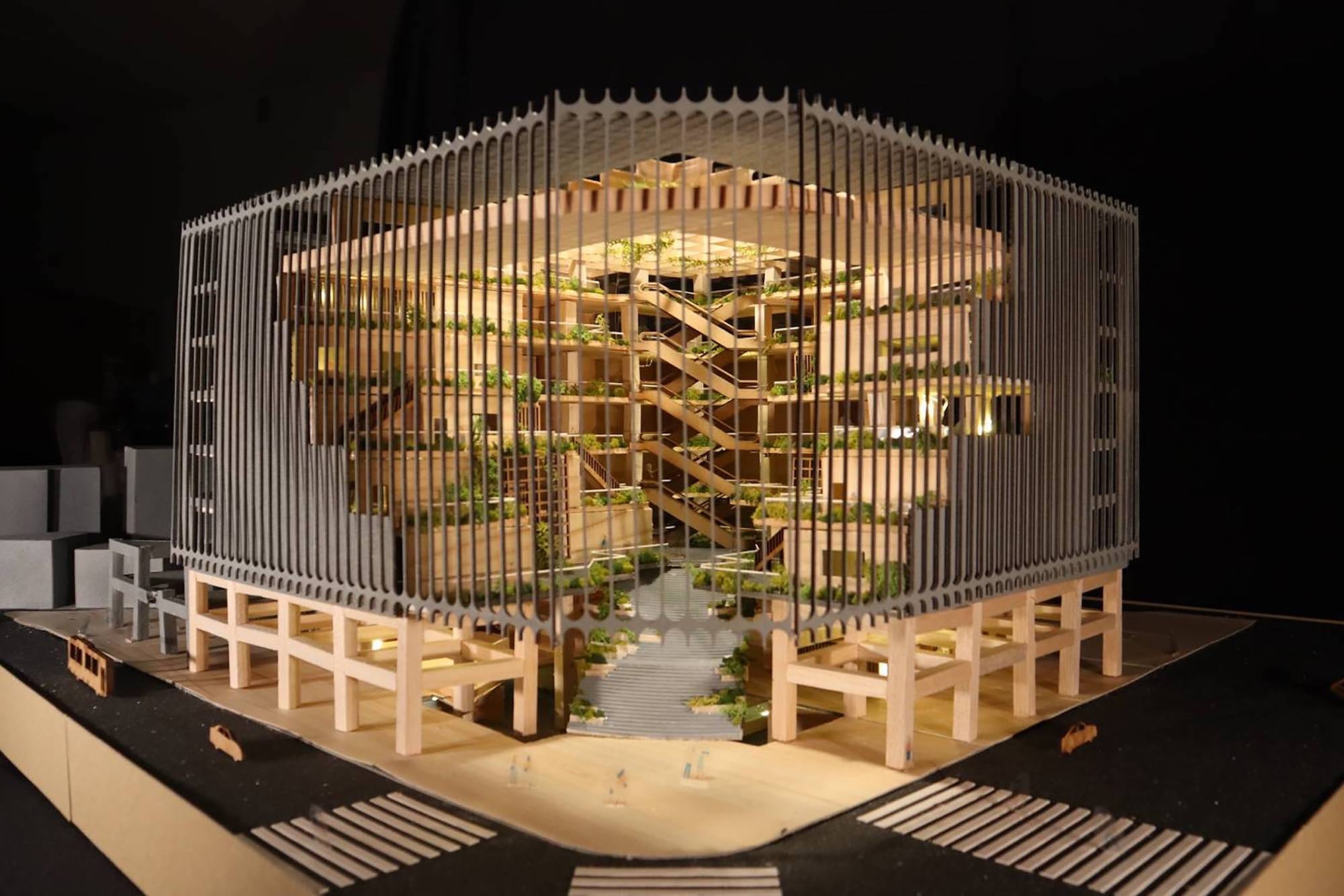 懐かしい未来-地方都市における中心市街地の活性化を目的とした建築再生に関する研究-