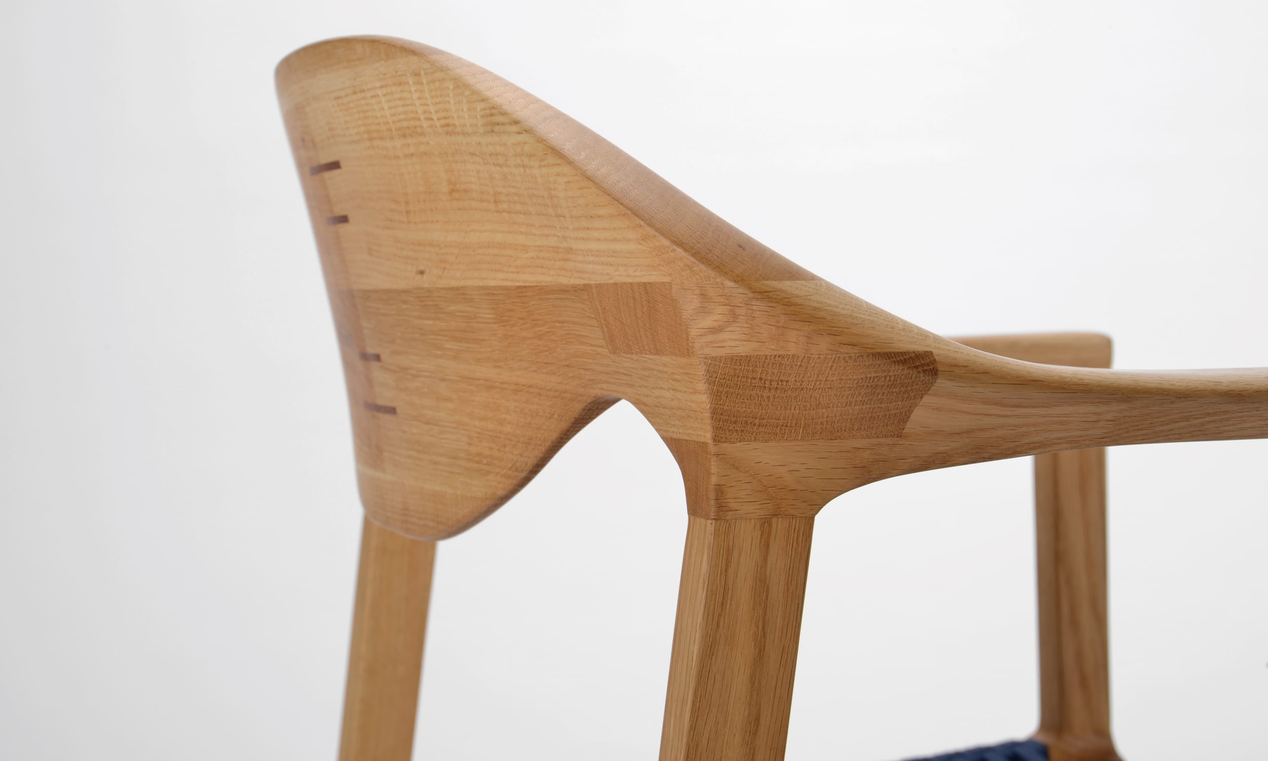 真田紐のアームチェア