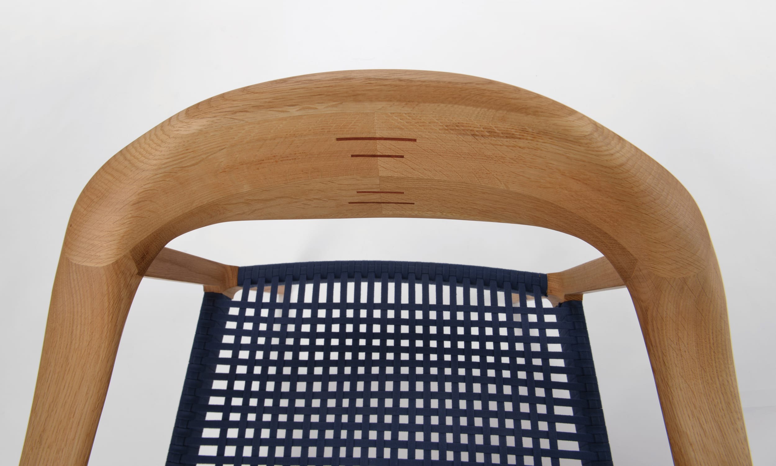 真田紐のアームチェア