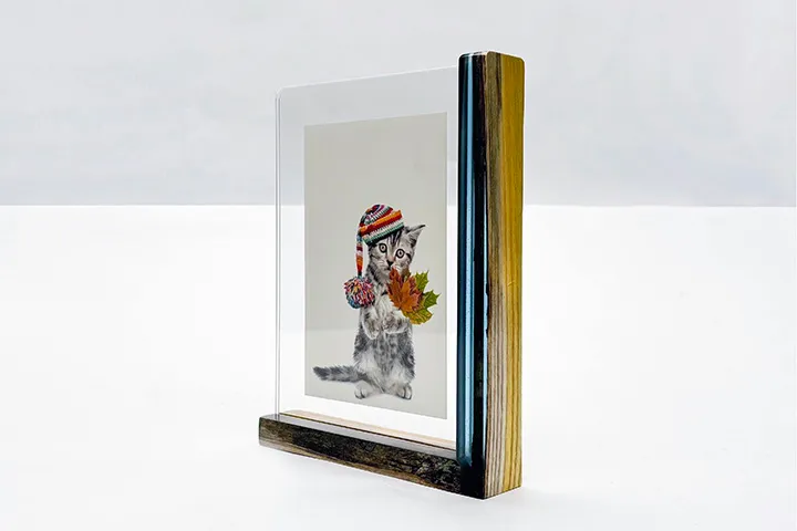 ウルシの木とエポキシレジンを用いたフォトフレームの制作