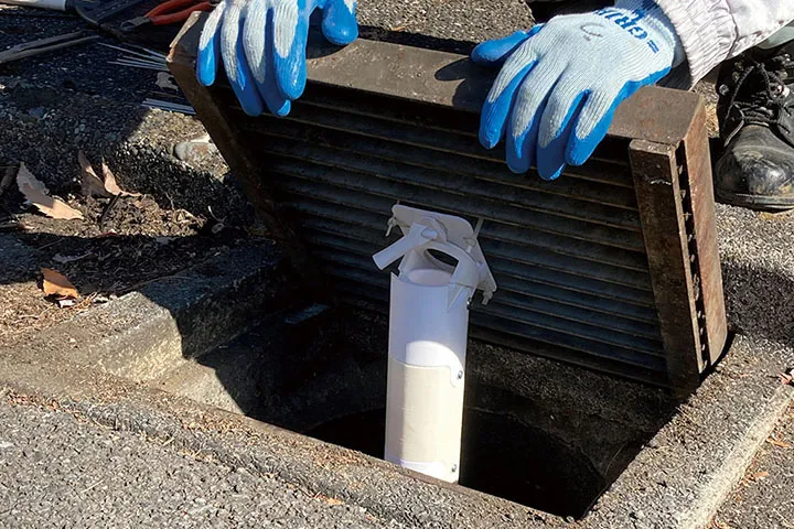 アンダーパス水位測定器の外装と取り付け機構の設計提案