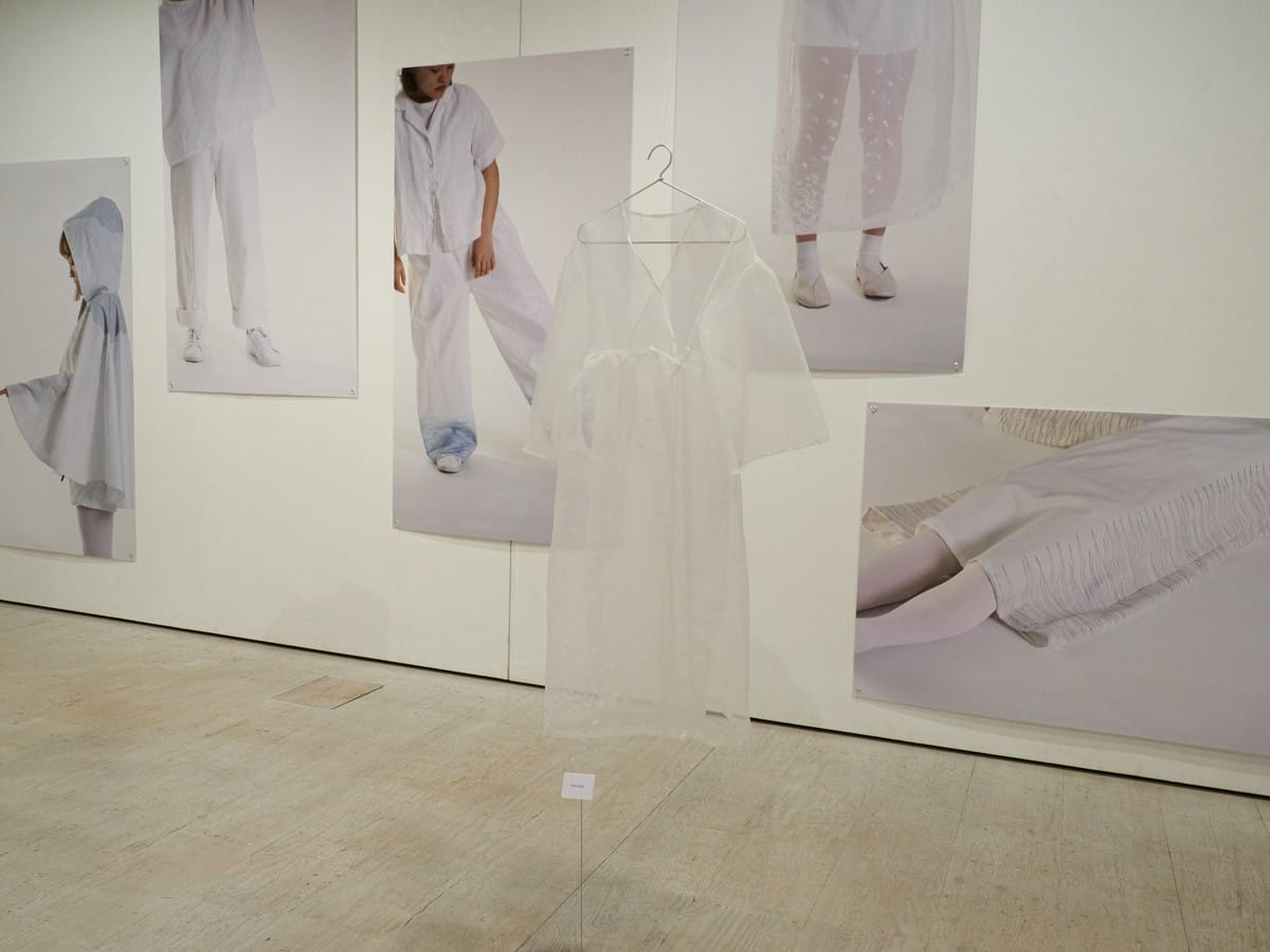 自然に触れた感覚を纏う衣類のデザイン