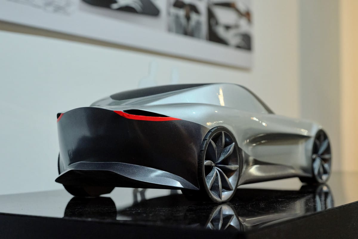 目的地のない移動を楽しむ新たなクーペ