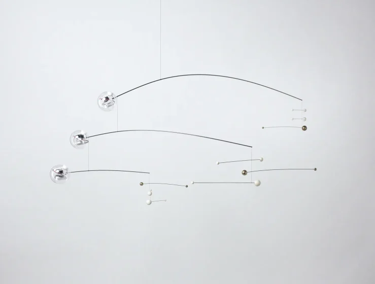 1/fの揺らぎでリラックスを促すインテリアの企画提案　─視覚と聴覚に働きかけるモビール yuragi tone─