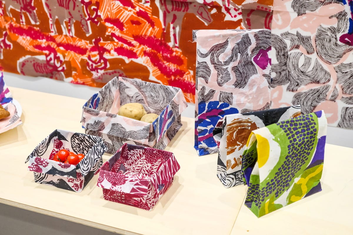 問題を想起させるテキスタイル