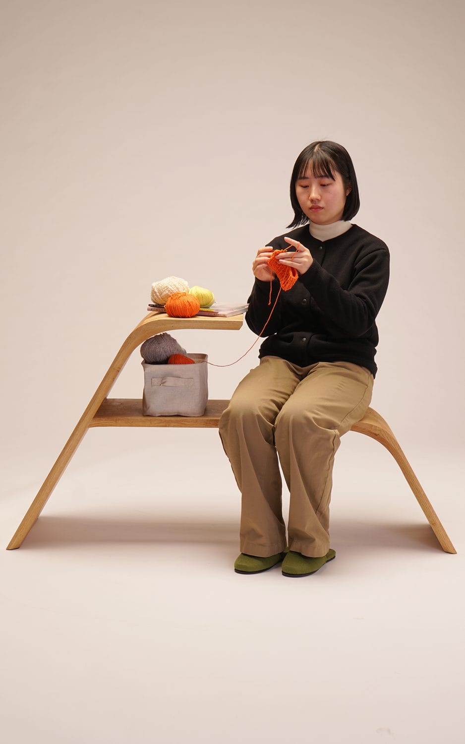 “家しごと”のための木製家具のデザイン