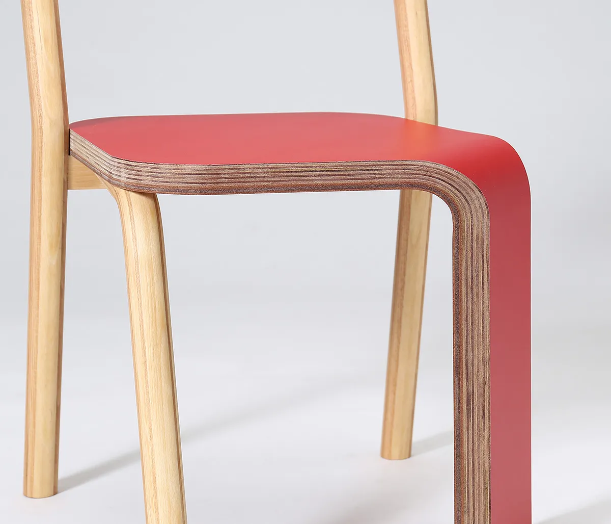 初対面のコミュニケーションのための椅子のデザイン