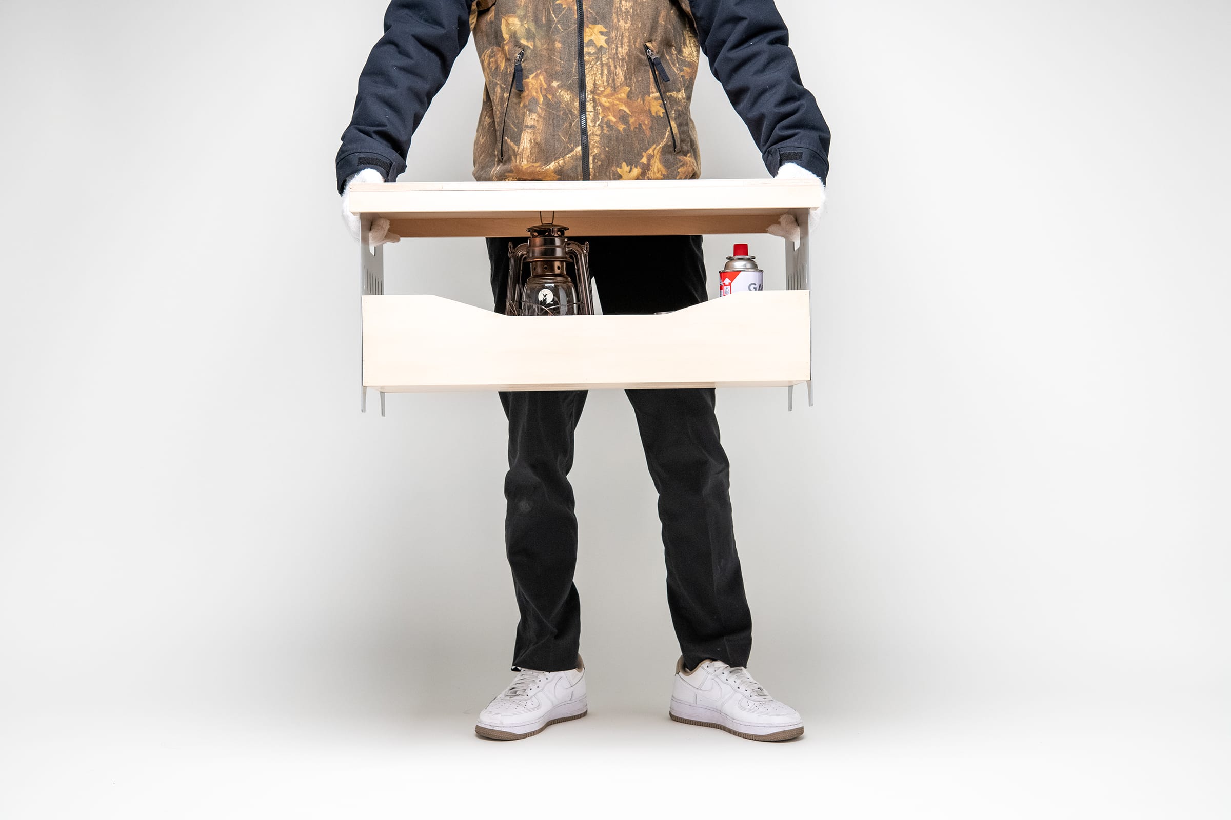 ソロキャンプを快適にするための収納ケースの開発　─横から簡単にものを取り出せる収納ケース「QUICK ACCESS」─