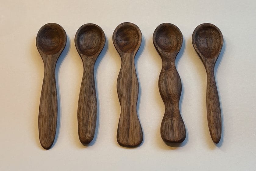 食事動作を支援するスプーンの形状と使用性の研究