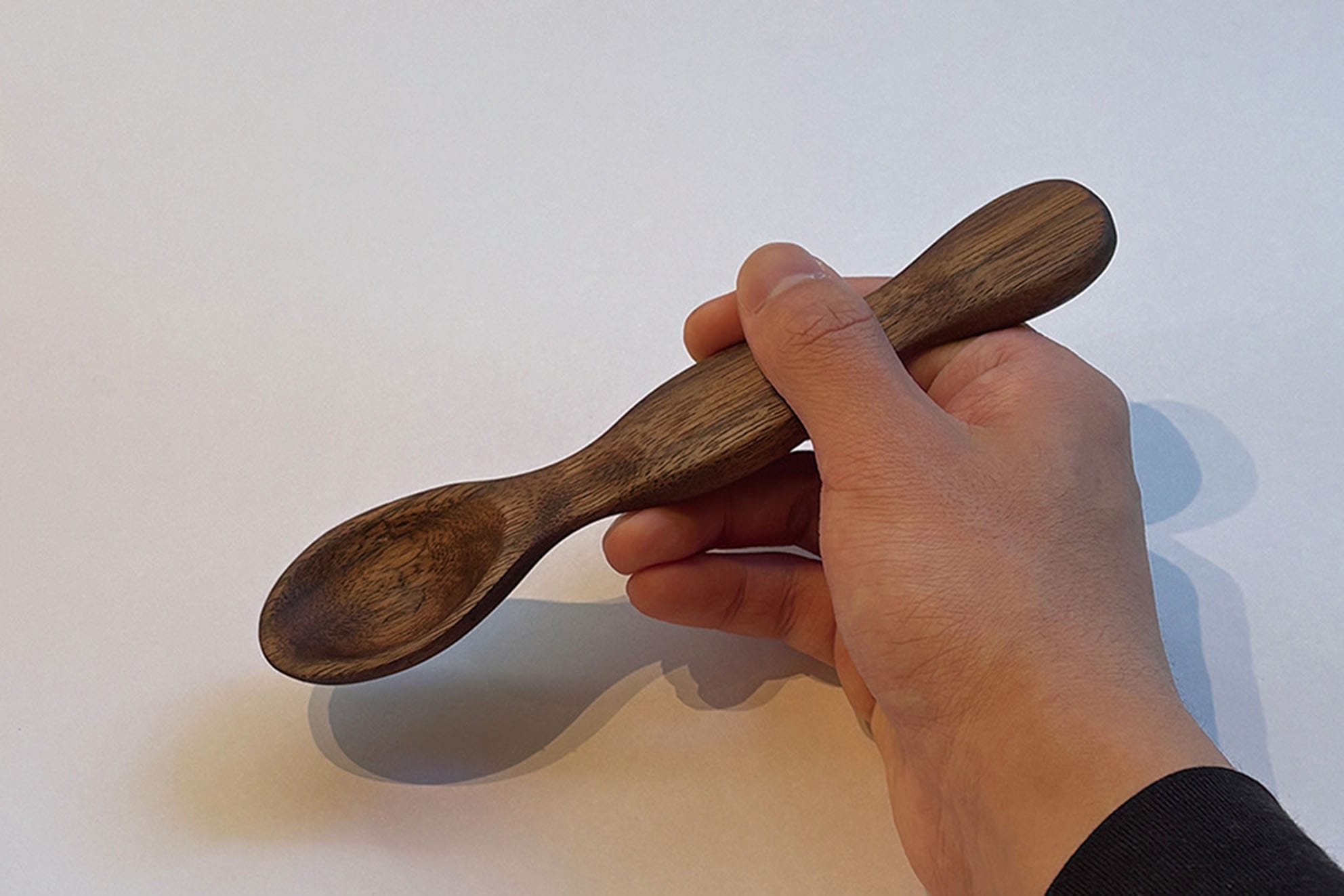 食事動作を支援するスプーンの形状と使用性の研究