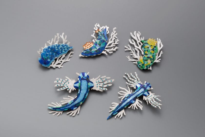 Couleurs ondoyantes －ウミウシをモチーフとした七宝によるジュエリーの制作－