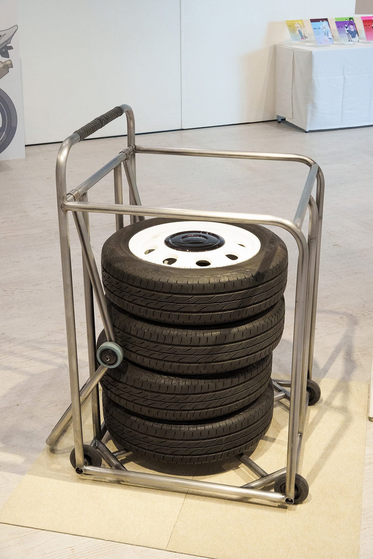 積雪地域におけるタイヤ交換作業の補助を目的としたタイヤラックの制作