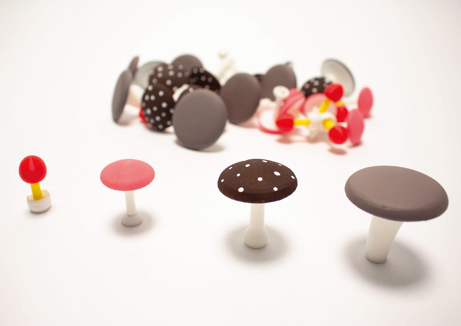 「木の子」が森を救う!? キノ孝行プロジェクト ─キノコが主役のボードゲーム「マイコリザ」の開発─