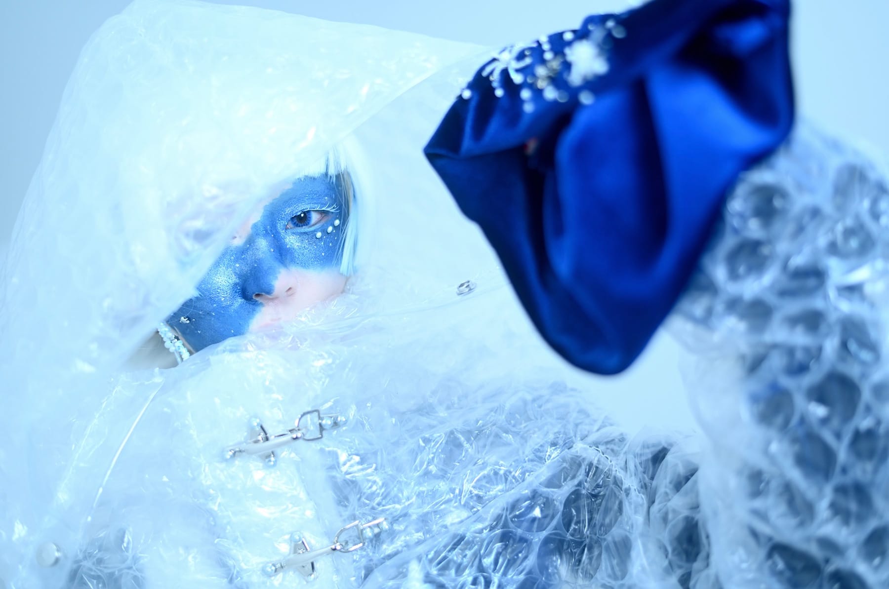 ファッションを媒介とした人外的自己表現の可能性とブランドの提案