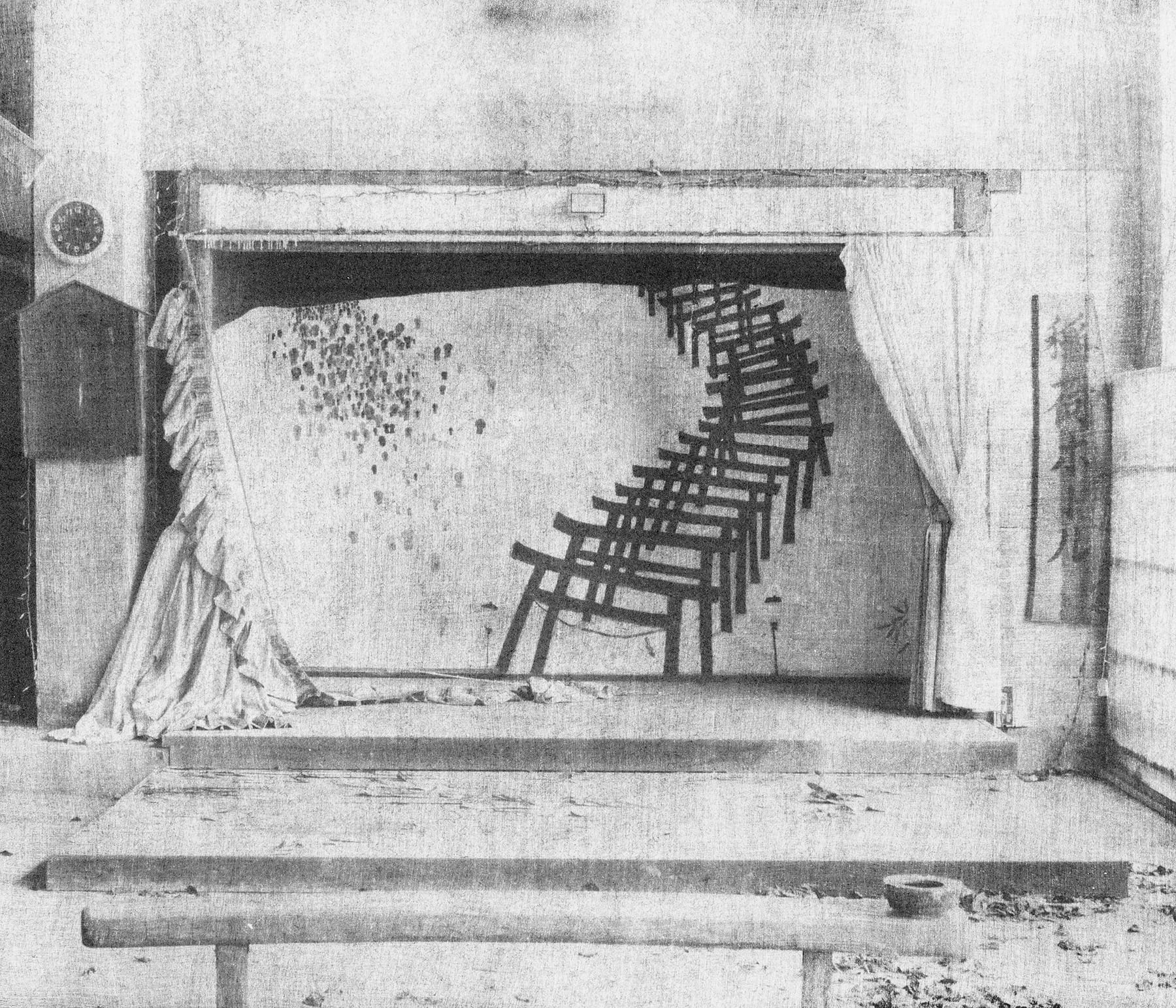 木の家、白煙の町