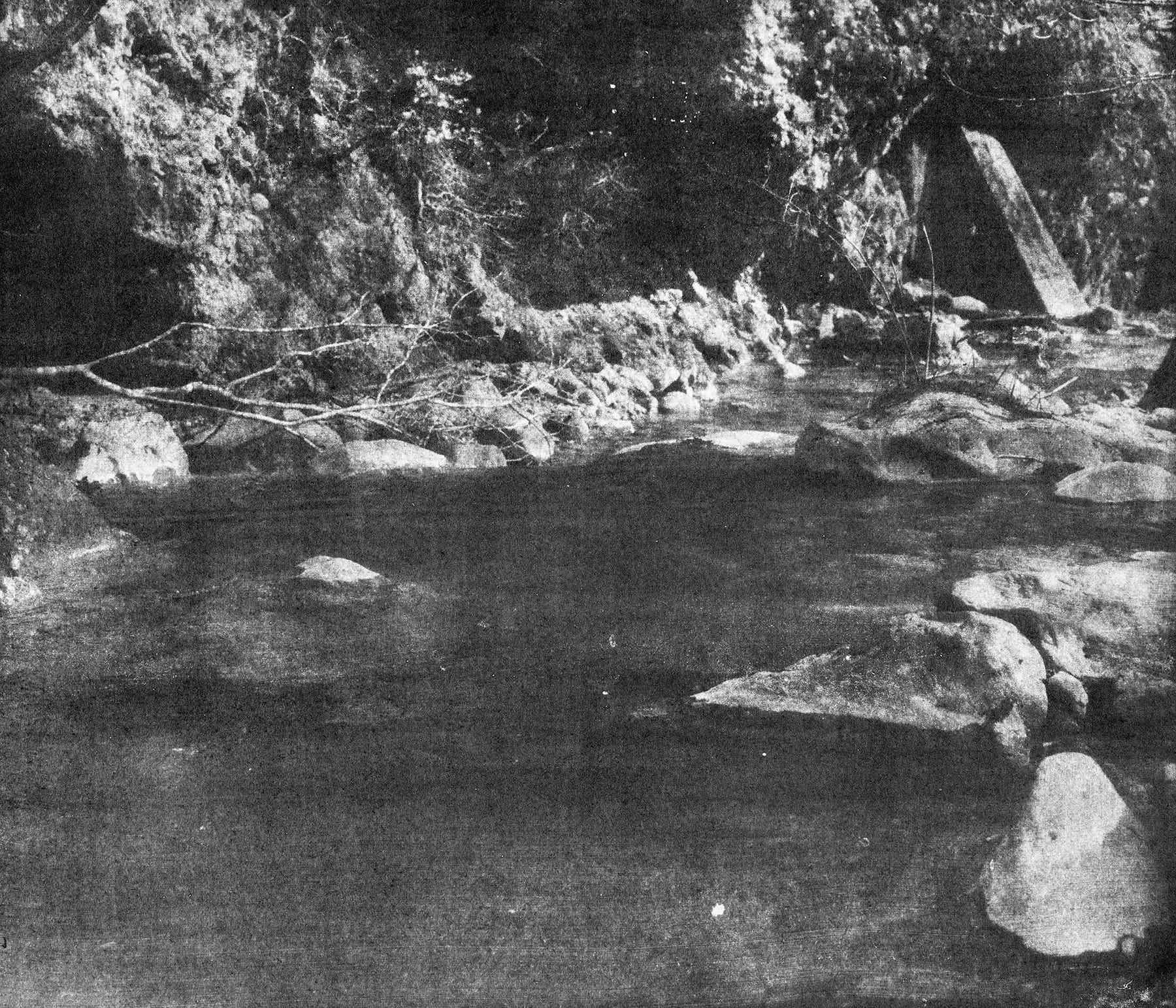 木の家、白煙の町